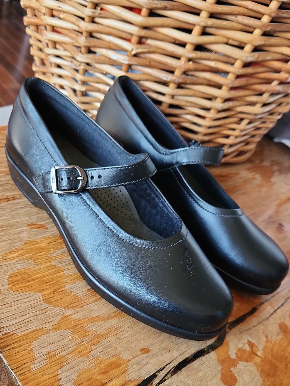 SAS sz 8 Mary-Jane Shoes Black